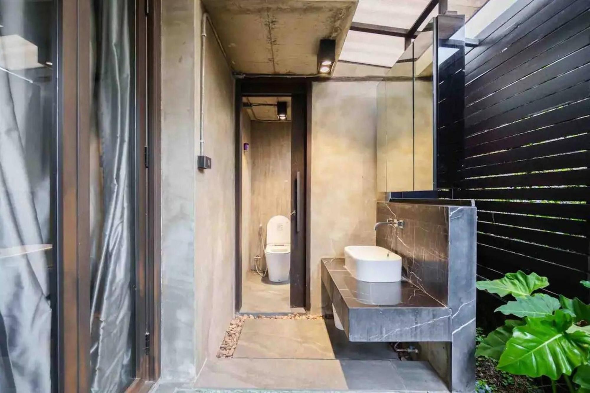 Luxury Modern Pool Jacuzzi 5br Thonglor Bangkok
